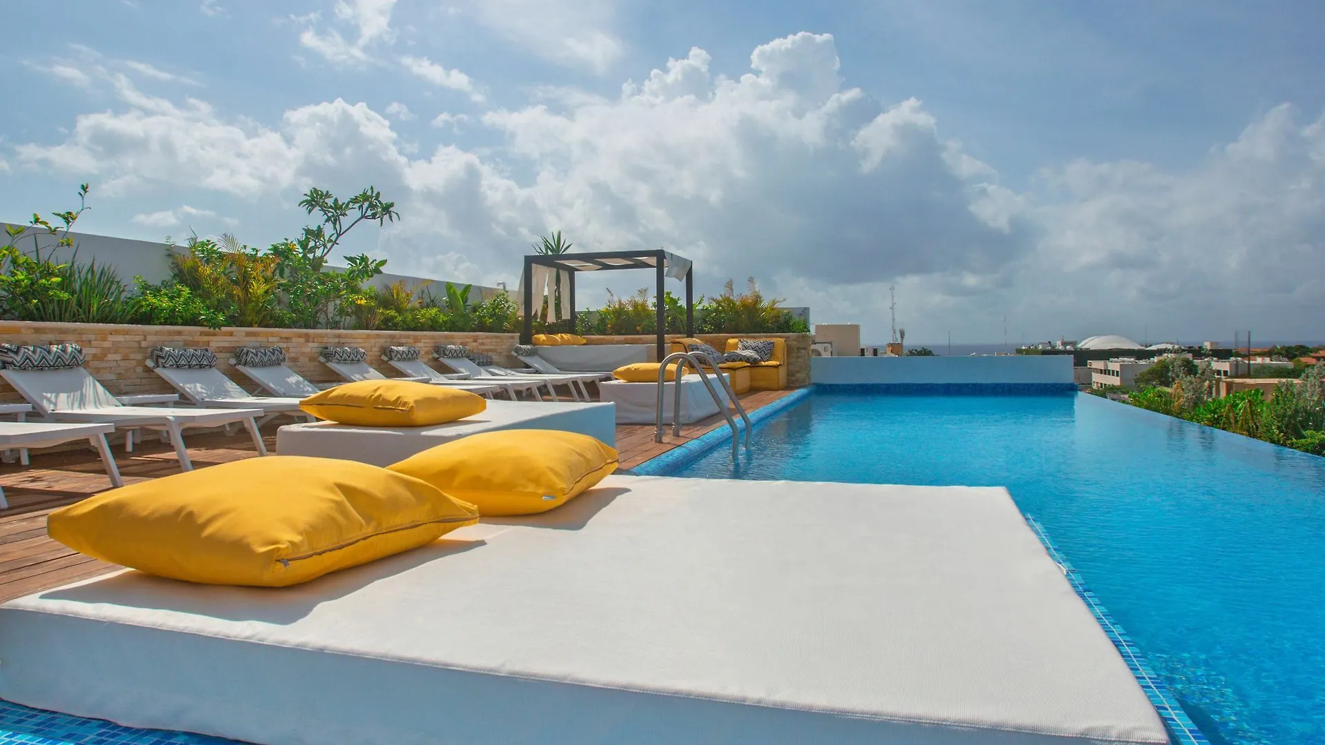The City Playa del Carmen Apartment