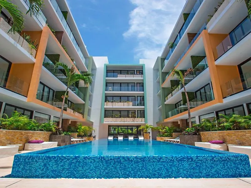 The City Playa del Carmen 0*,