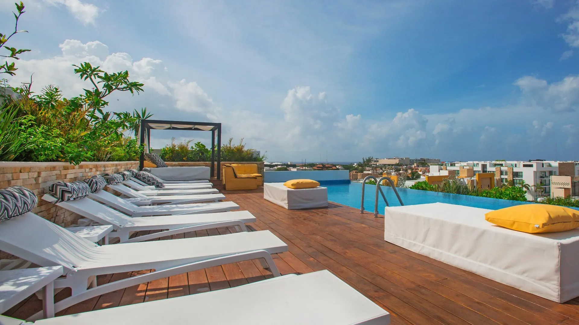 The City Playa del Carmen Apartment